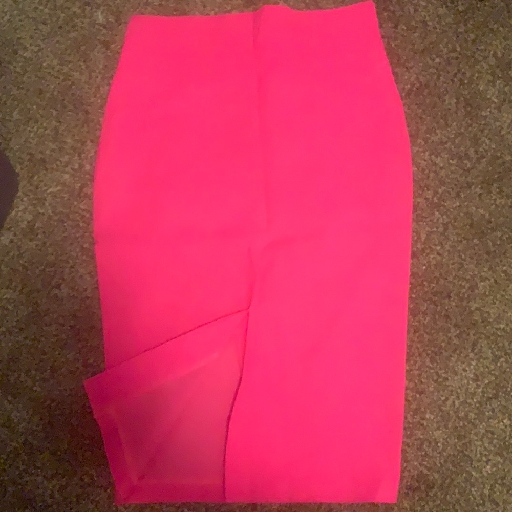 PENCIL HOT PINK SKIRT SIZE M